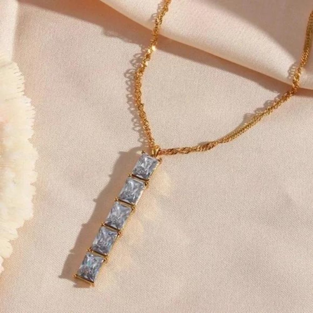 NEW 18K GOLD BAR DIAMOND NECKLACE, NICE NECKLACE, CUTE NECKLACE - Picture 2 of 5